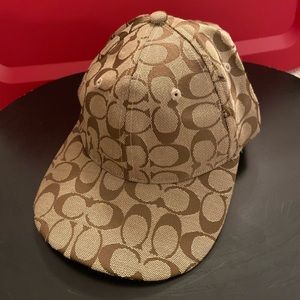 Coach women’s logo ball cap